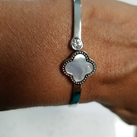 Beautiful Sterling steel Bracelet, White clover - Picture 8 of 8